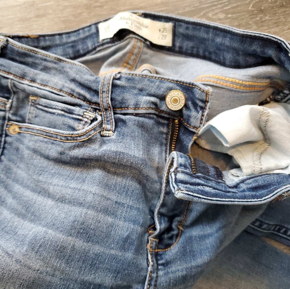 Abercrombie & Fitch jeans - Picture 2 of 3